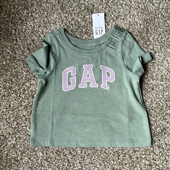 GAP Other - baby GAP 0-3 months short sleeve shirt